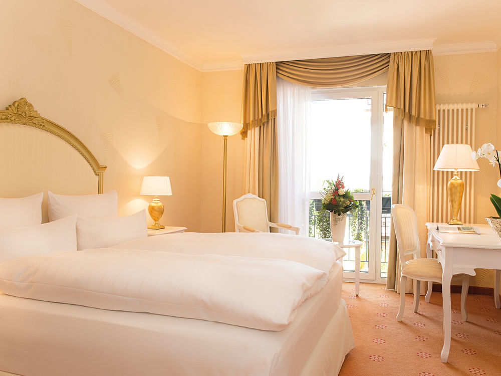 Victor'S Residenz-Hotel Schloss Berg Ненниг Экстерьер фото A typical room at the Hotel Axelmannstein