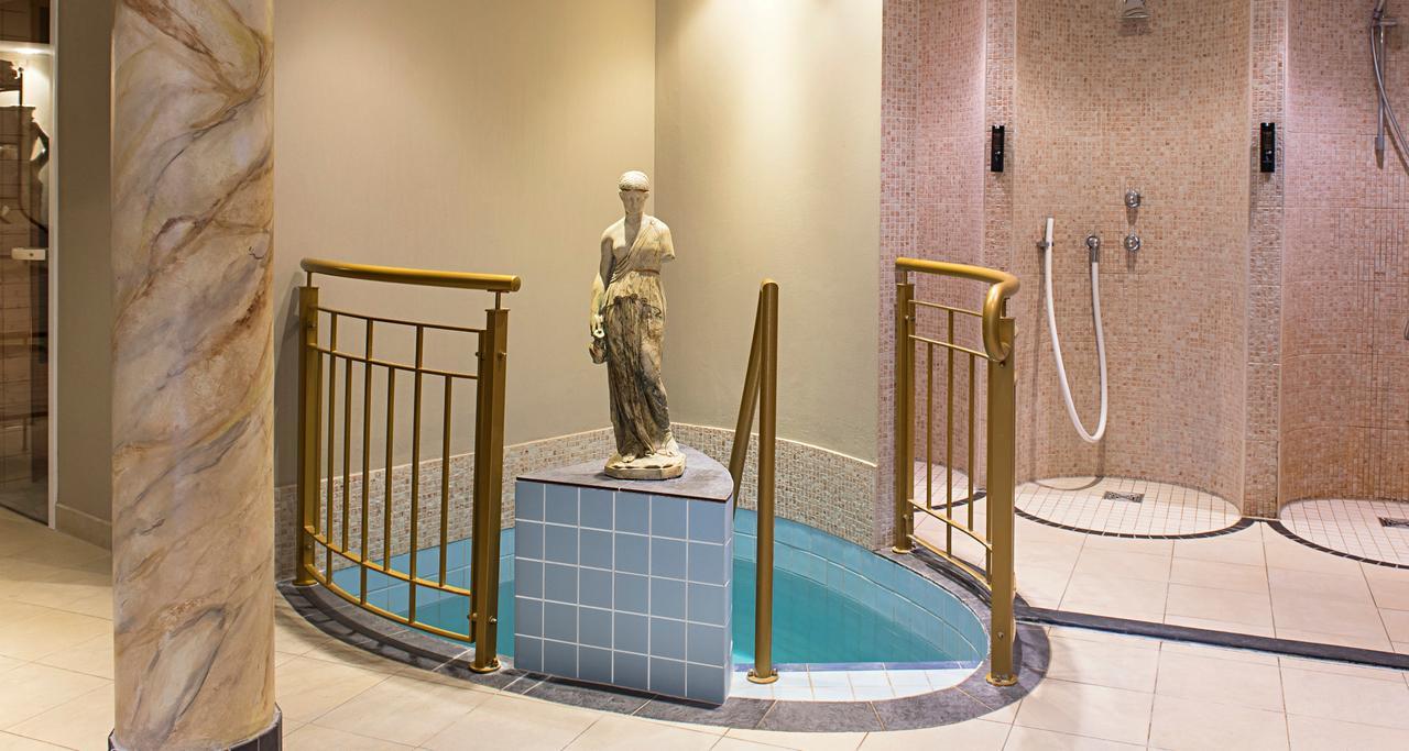 Victor'S Residenz-Hotel Schloss Berg Ненниг Номер фото A modern spa